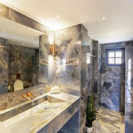 Majestic Private Pool