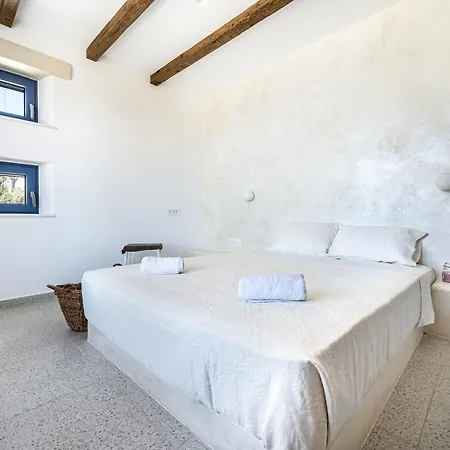 Majestic Private Pool